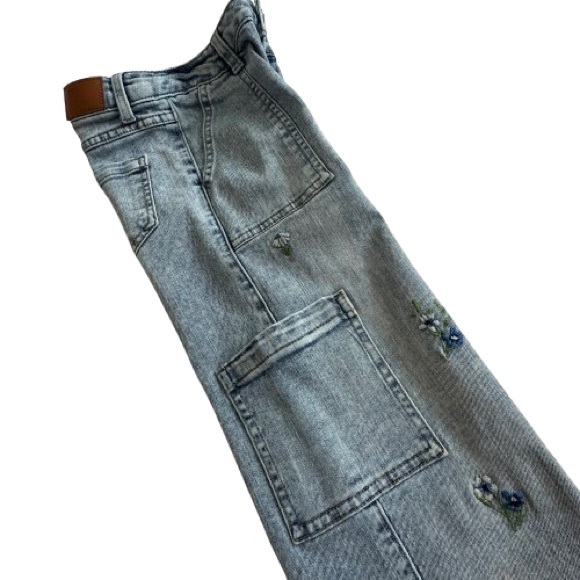 Wallflower Girl's 8 Light Blue Denim Embroidered Wide Leg Adjustable Waist Jean - Picture 7 of 15